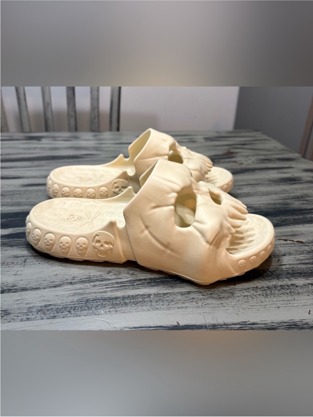 3D Skull Slide Sandals in Cream - Men's Gothic EVA Slip-Ons NWOT - Picture 7 of 13